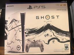 2025. gada PlayStation 5 Slim „Ghost of Yōtei“ melnā ierobežotā izlaiduma komplekts