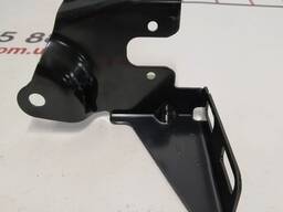 Кронштейн сиденья второго ряда правый AWD Tesla model S, model S REST 1006863-00-B