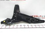 Кронштейн внутренний левый стойки C Tesla model S, model S REST 1009272-00-F - фото 1