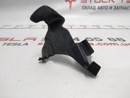 Накладка декоративная петли капота правый Tesla model 3 1112072-00-A