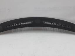 Панель крепления дефлекторов обдува лобового стекла с повреждением Tesla model S, model S