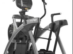 Pārdodu Cybex 625AT Arc Trainer profesionālu kardio trenažieri.