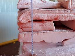 Продаем свежее замороженное свиное сало на шкуре
