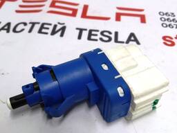 Выключатель стоп сигнала (лягушка) Tesla model X S REST 1005124-00-A