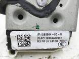 Замок двери передней левой в сборе с тросиком Tesla model 3 1068964-00-M - фото 3